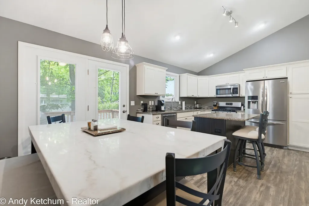 404 3rd Avenue Holland Charter Township MI 49424
