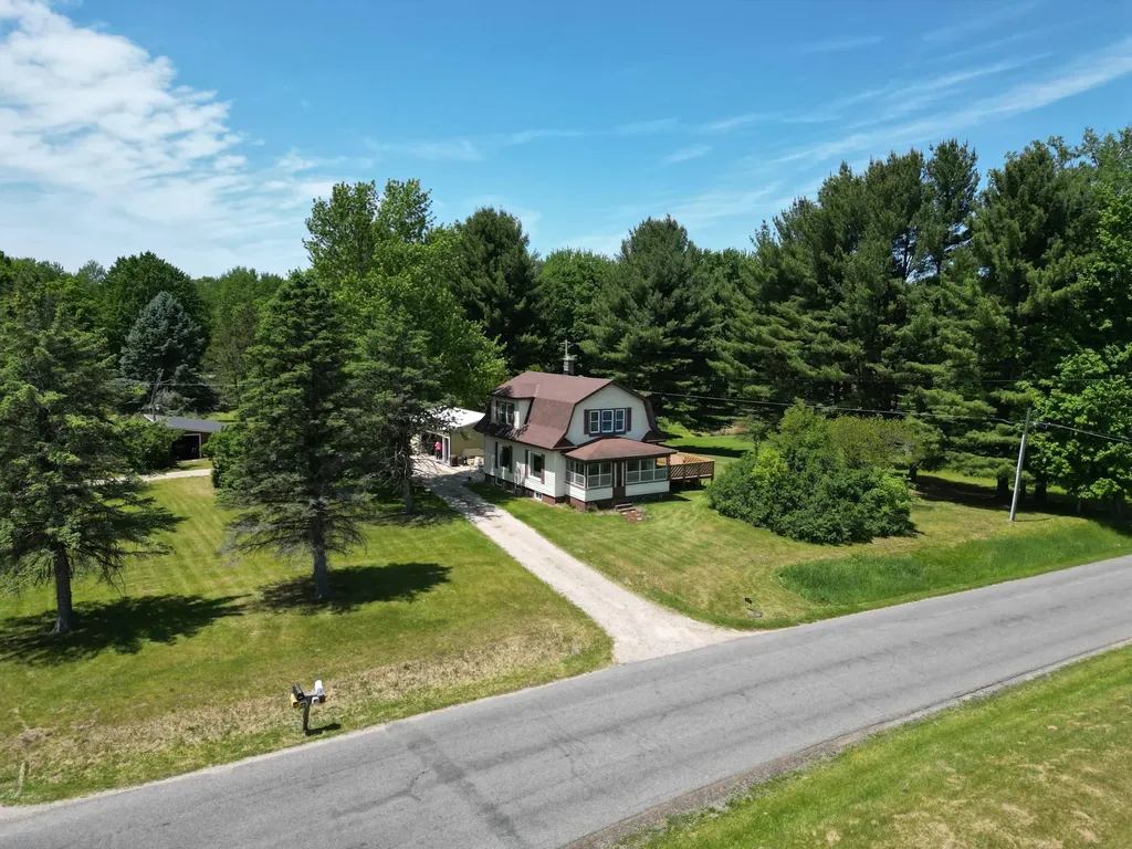 9221 Vinton Avenue NW Sparta Township MI 49345