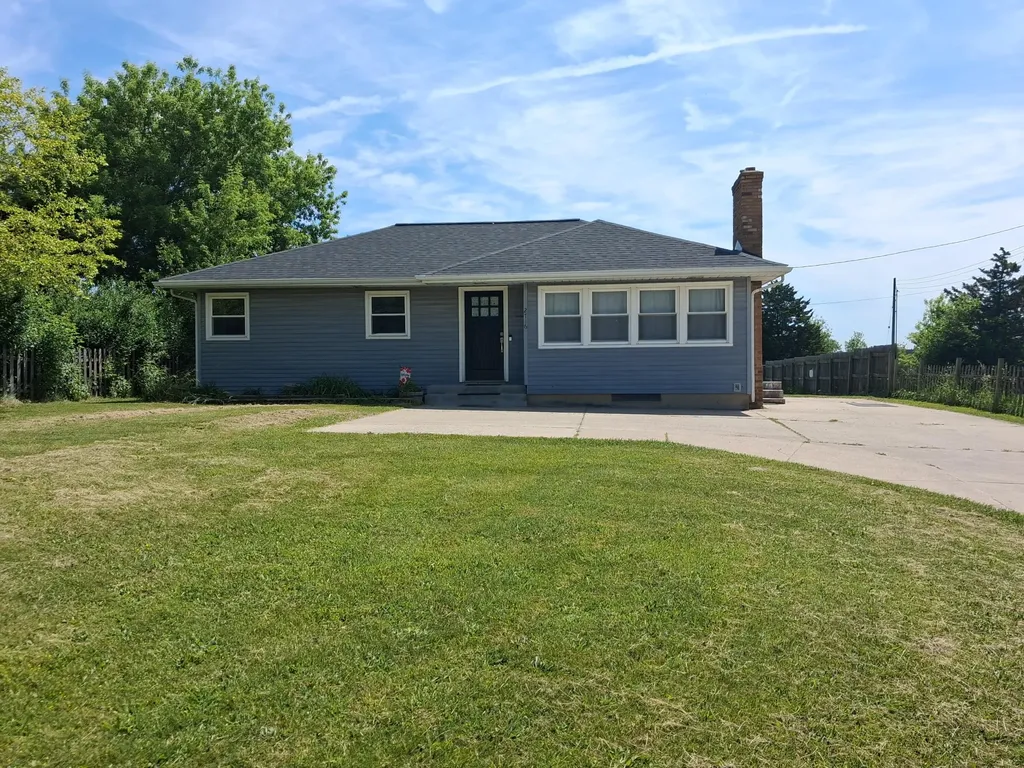 2716 Ridgemoor Drive SE Grand Rapids City MI 49512