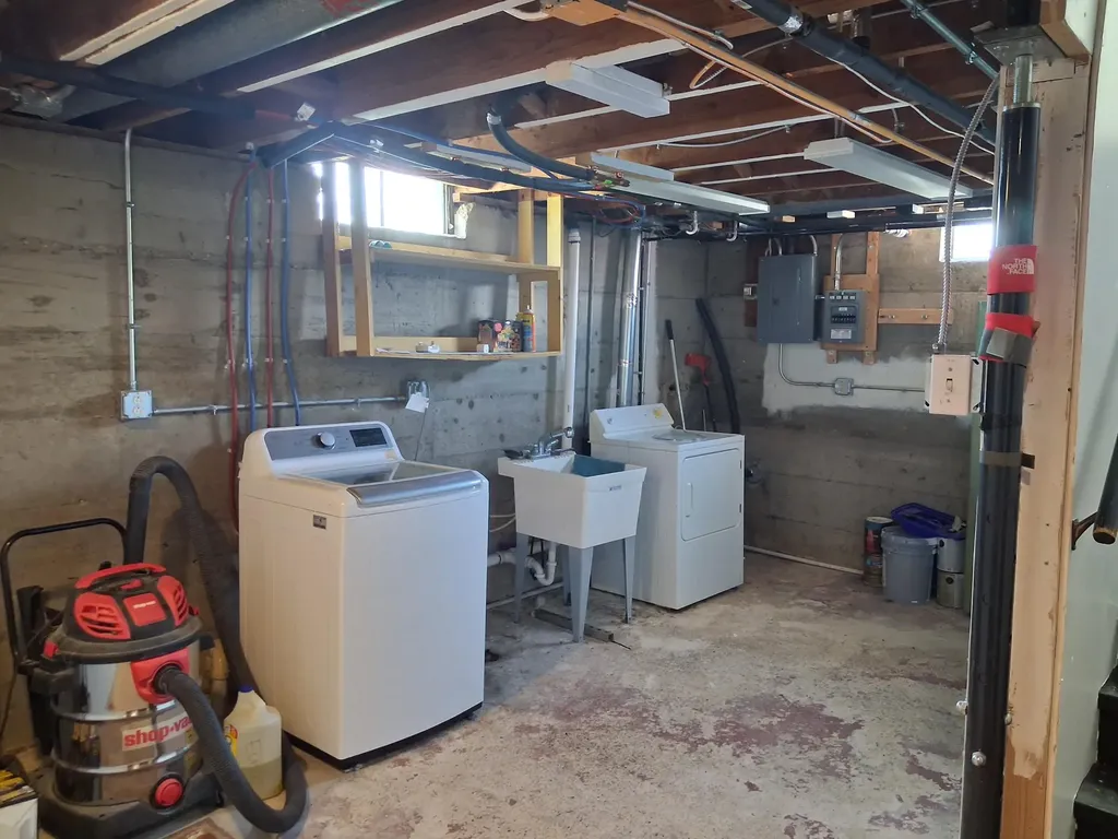 2716 Ridgemoor Drive SE Grand Rapids City MI 49512