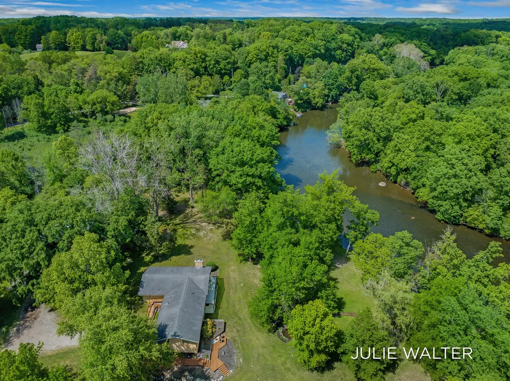 7166 Thornapple River Drive SE Caledonia Township MI 49316