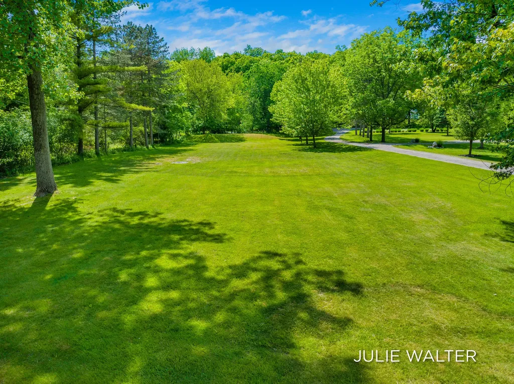 7180 Thornapple River Drive SE Caledonia Township MI 49316