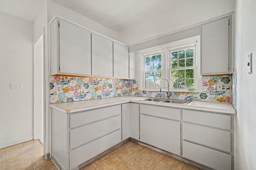 128 Kimball Avenue Emmett Charter Township MI 49014