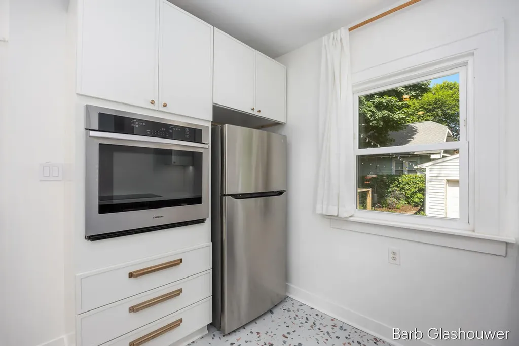 1606 Francis Avenue SE Grand Rapids City MI 49507