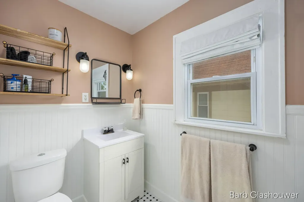 1606 Francis Avenue SE Grand Rapids City MI 49507