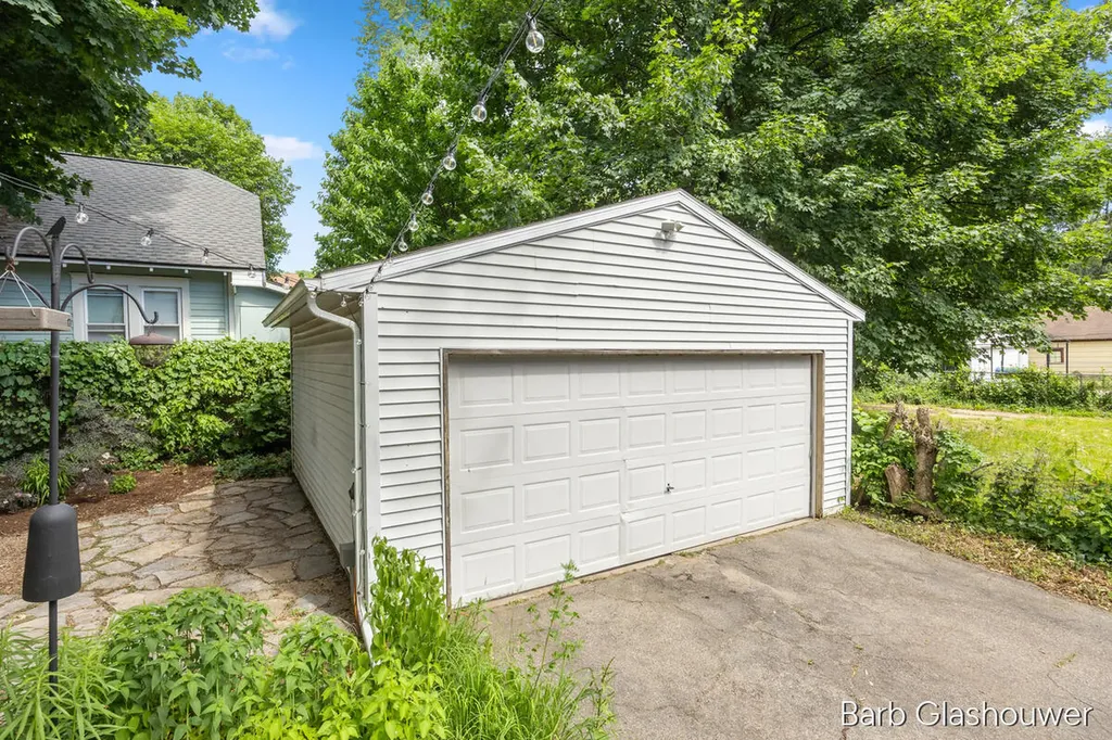 1606 Francis Avenue SE Grand Rapids City MI 49507