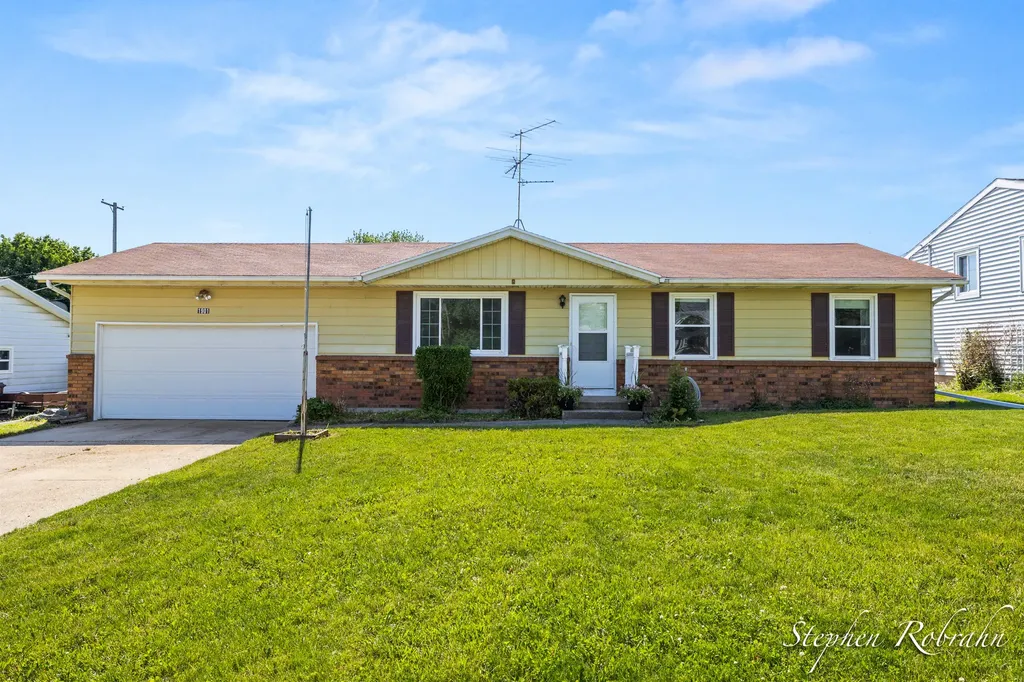 1901 Rowland Avenue SE Kentwood City MI 49546