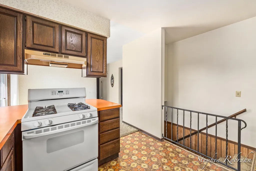 1901 Rowland Avenue SE Kentwood City MI 49546