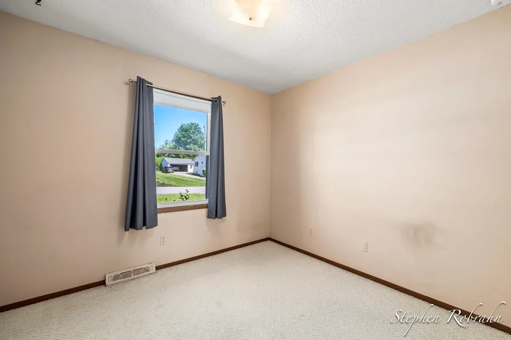 1901 Rowland Avenue SE Kentwood City MI 49546