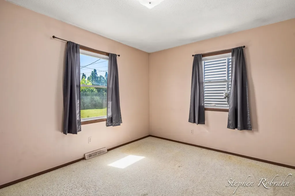 1901 Rowland Avenue SE Kentwood City MI 49546