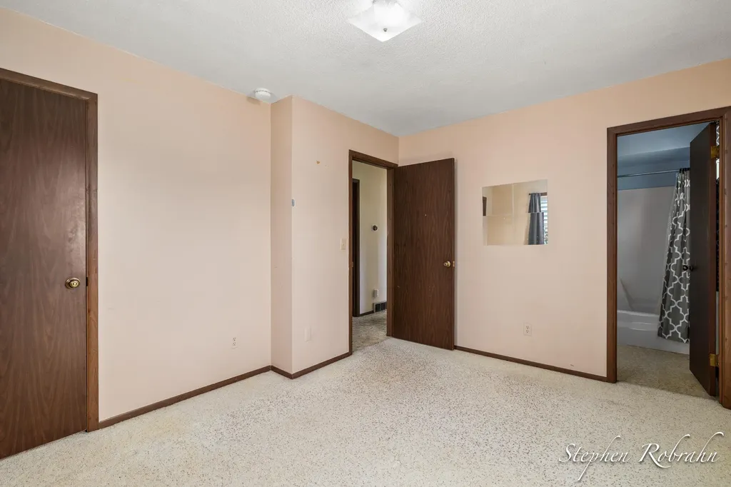 1901 Rowland Avenue SE Kentwood City MI 49546