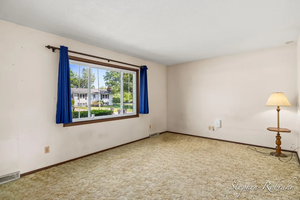 1901 Rowland Avenue SE Kentwood City MI 49546