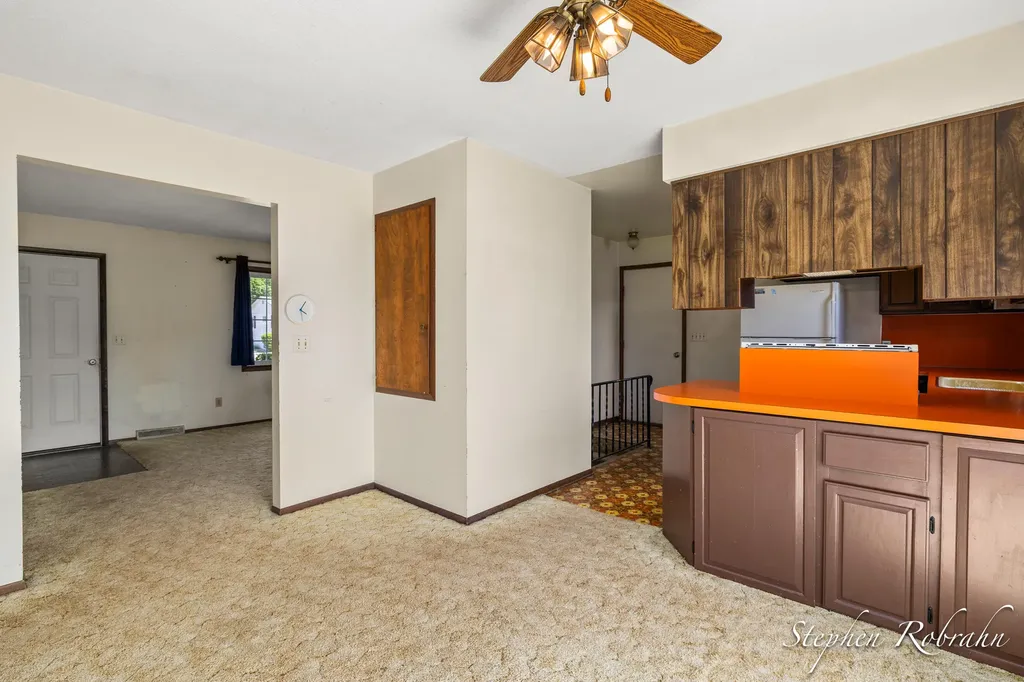 1901 Rowland Avenue SE Kentwood City MI 49546