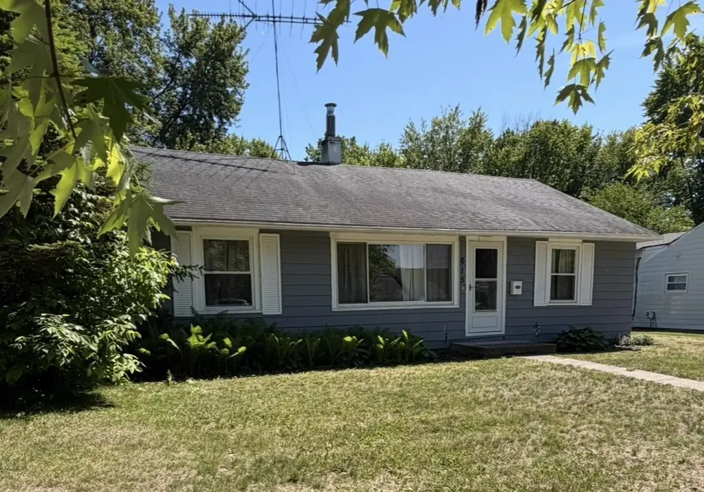 615 Riddle Street Howell City MI 48843