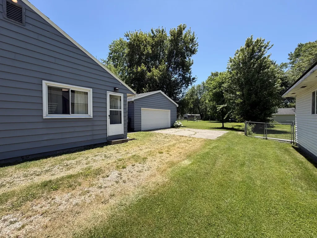 615 Riddle Street Howell City MI 48843
