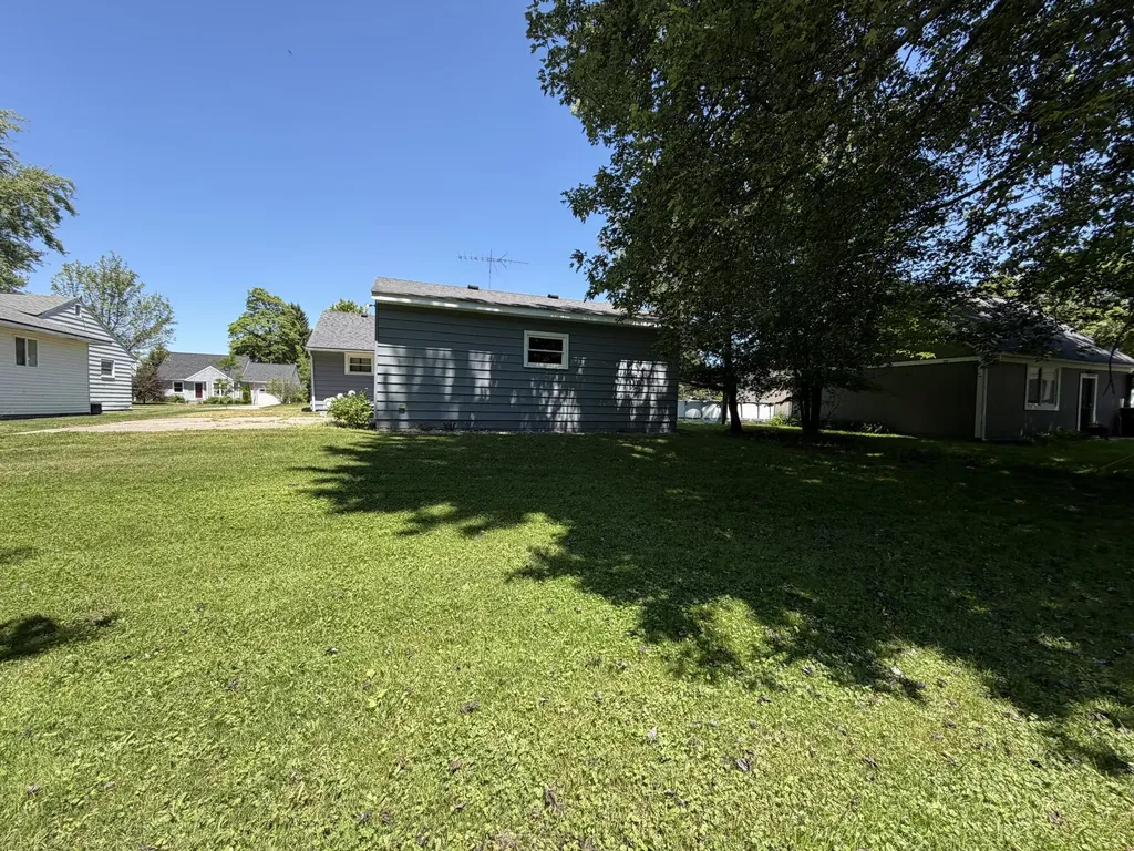 615 Riddle Street Howell City MI 48843