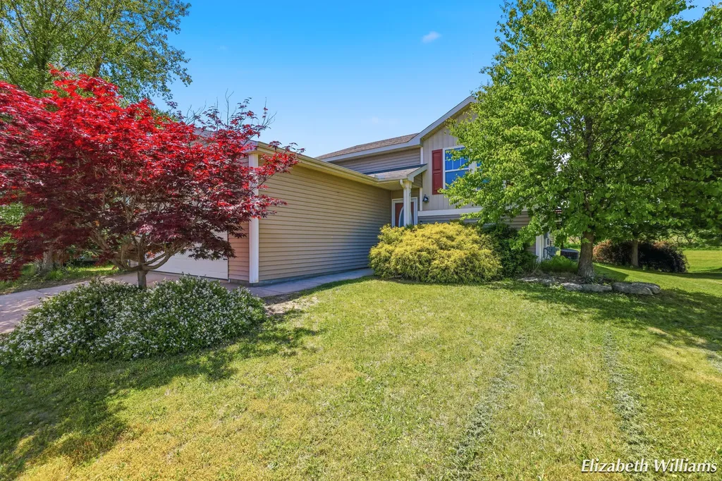 6457 Kodiak Drive SE Bowne Township MI 49302