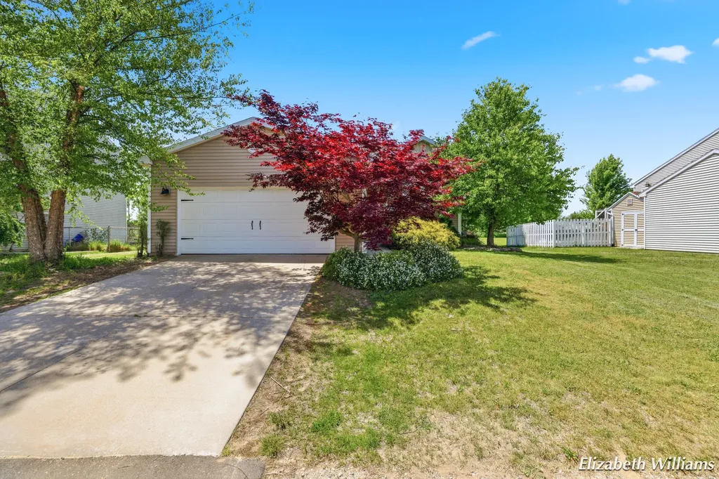 6457 Kodiak Drive SE Bowne Township MI 49302