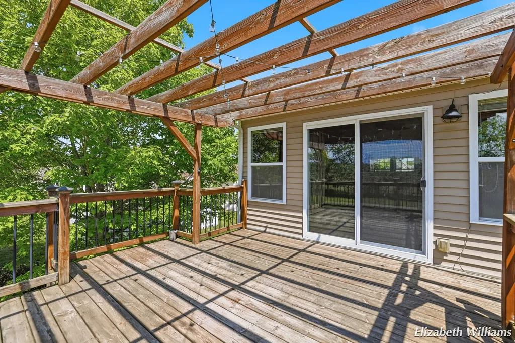 6457 Kodiak Drive SE Bowne Township MI 49302