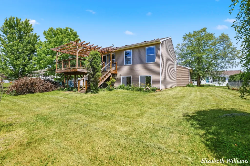6457 Kodiak Drive SE Bowne Township MI 49302