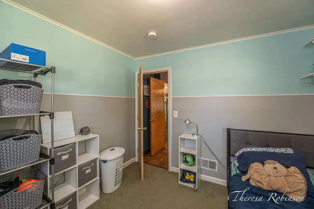 921 Burke Avenue NE Grand Rapids City MI 49503