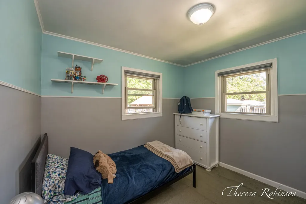 921 Burke Avenue NE Grand Rapids City MI 49503