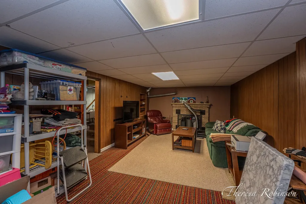 921 Burke Avenue NE Grand Rapids City MI 49503