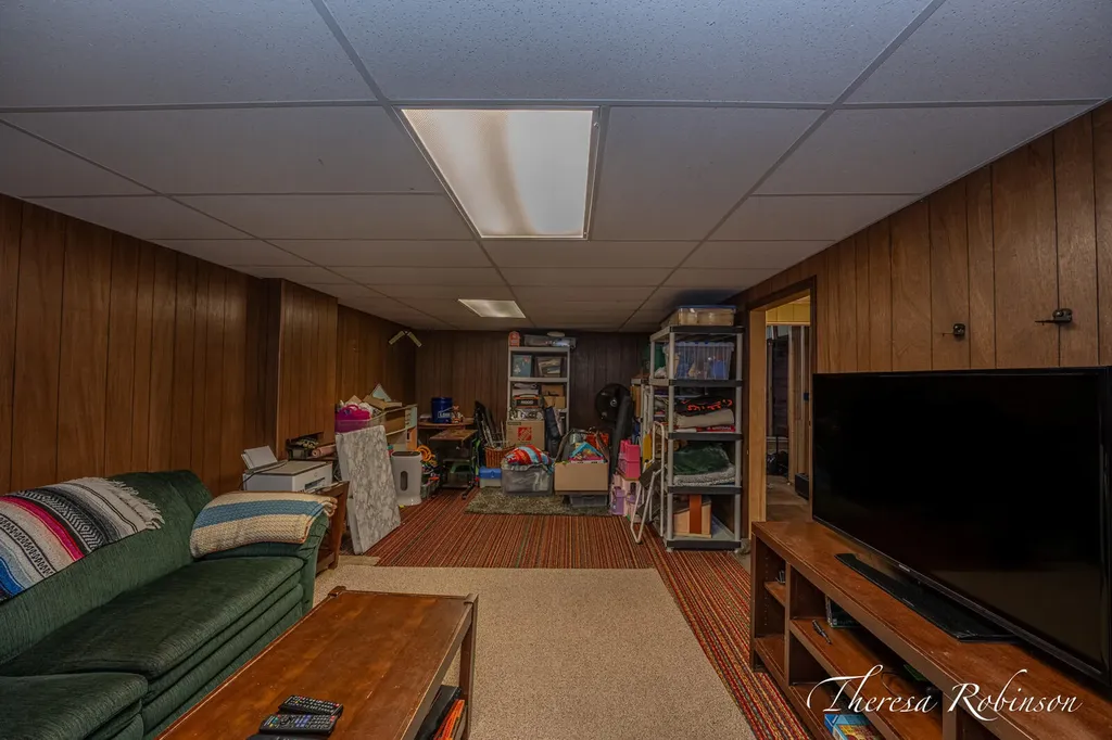 921 Burke Avenue NE Grand Rapids City MI 49503