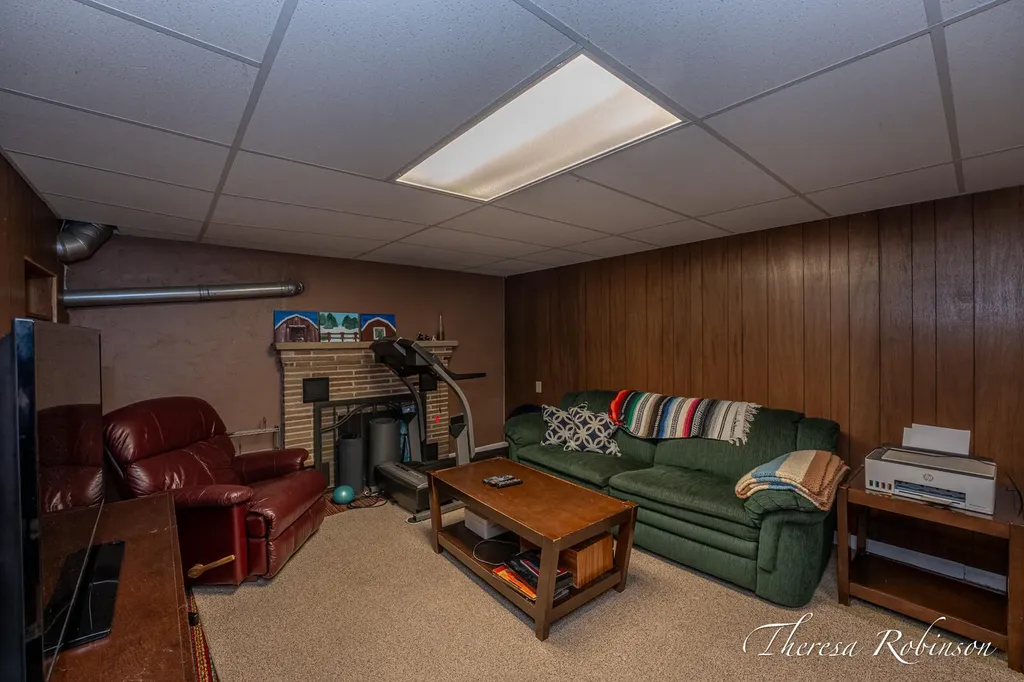 921 Burke Avenue NE Grand Rapids City MI 49503