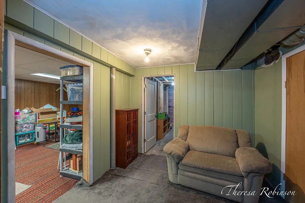 921 Burke Avenue NE Grand Rapids City MI 49503
