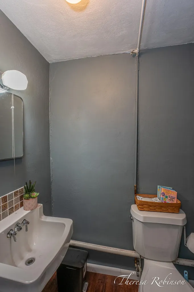 921 Burke Avenue NE Grand Rapids City MI 49503