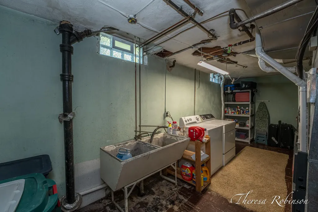 921 Burke Avenue NE Grand Rapids City MI 49503