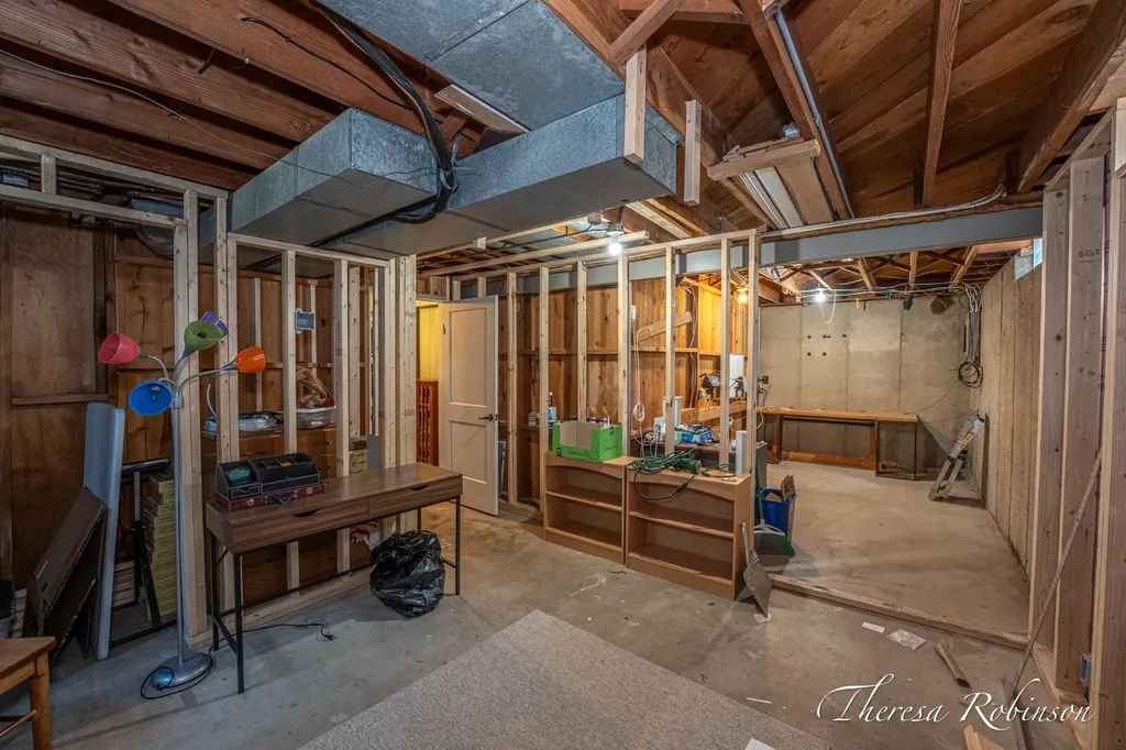 921 Burke Avenue NE Grand Rapids City MI 49503
