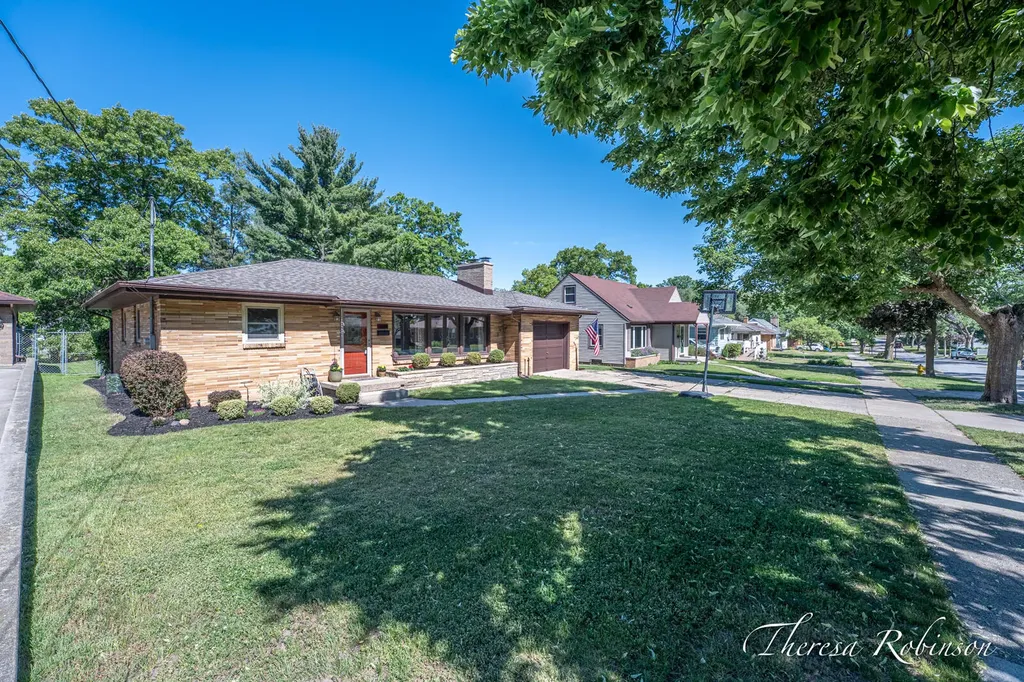 921 Burke Avenue NE Grand Rapids City MI 49503