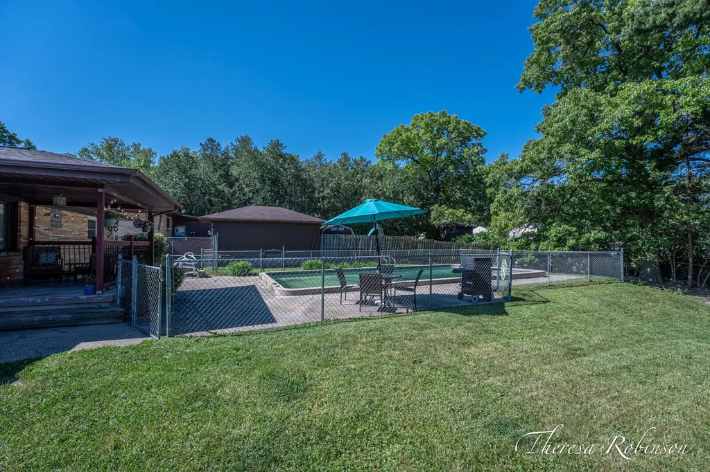 921 Burke Avenue NE Grand Rapids City MI 49503