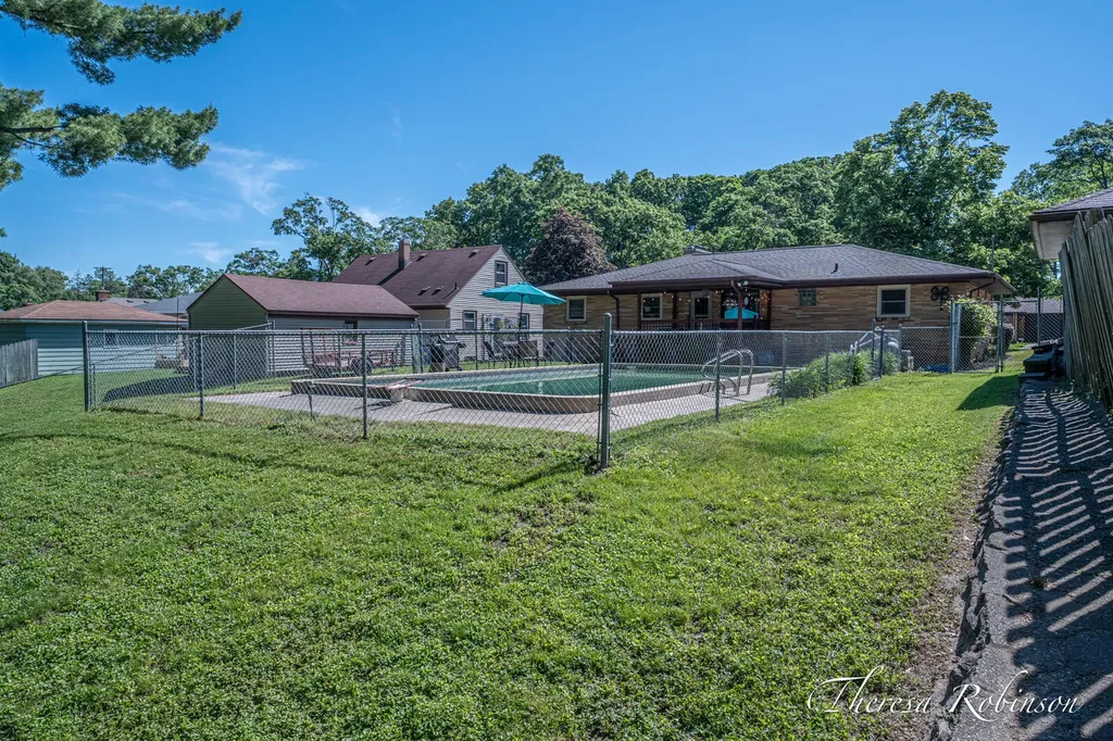 921 Burke Avenue NE Grand Rapids City MI 49503