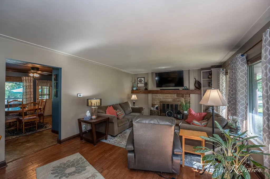 921 Burke Avenue NE Grand Rapids City MI 49503