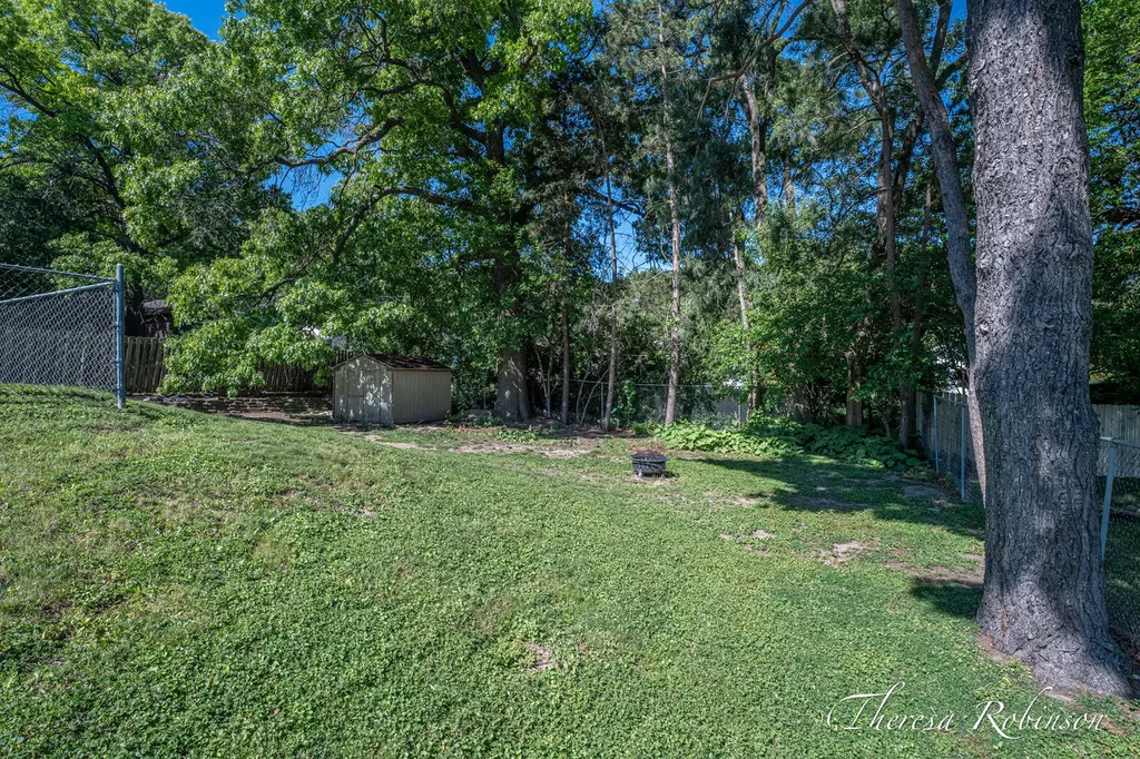921 Burke Avenue NE Grand Rapids City MI 49503