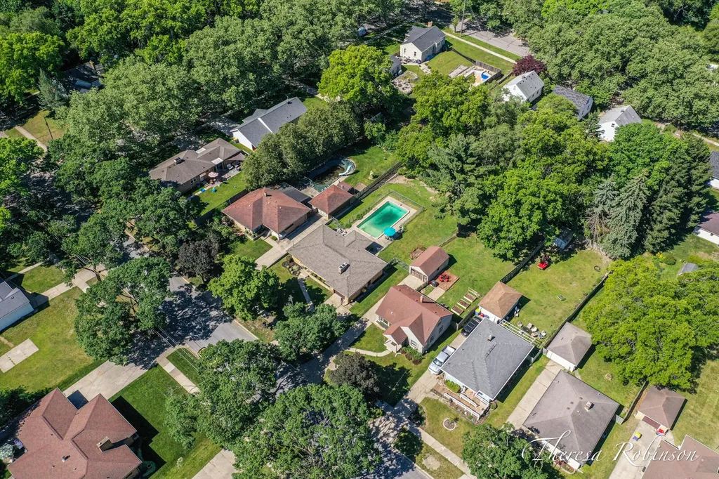 921 Burke Avenue NE Grand Rapids City MI 49503