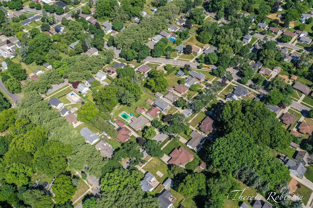 921 Burke Avenue NE Grand Rapids City MI 49503