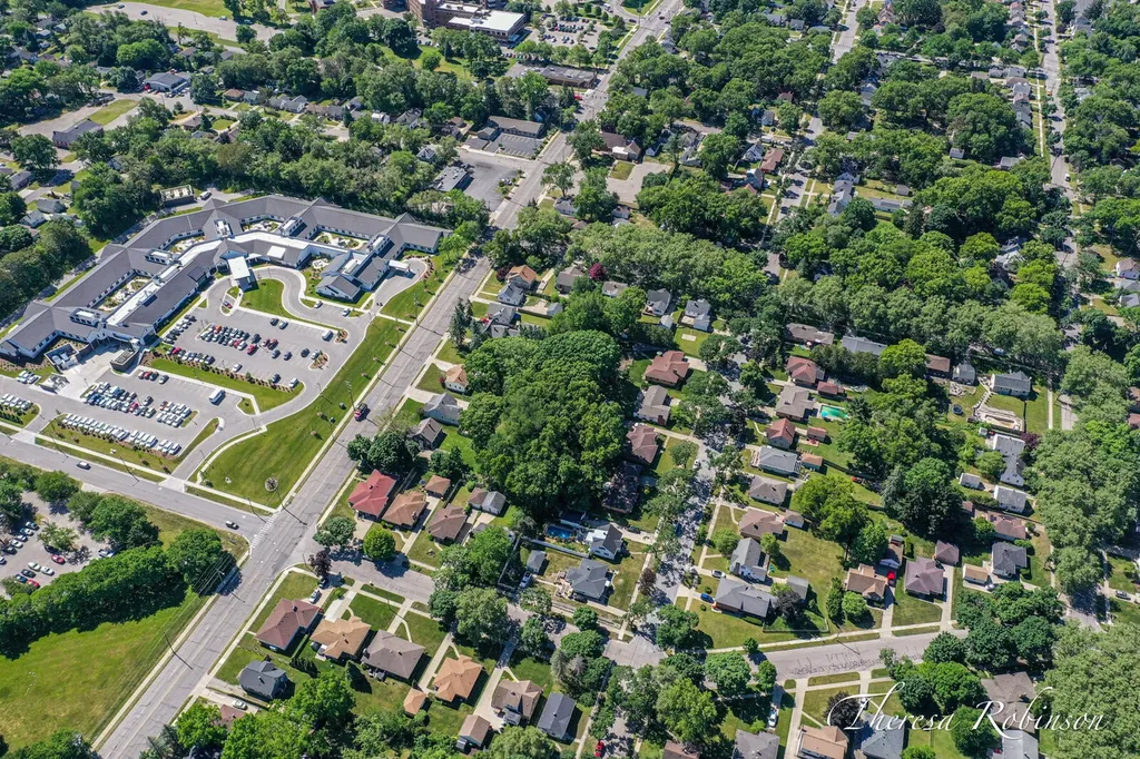 921 Burke Avenue NE Grand Rapids City MI 49503