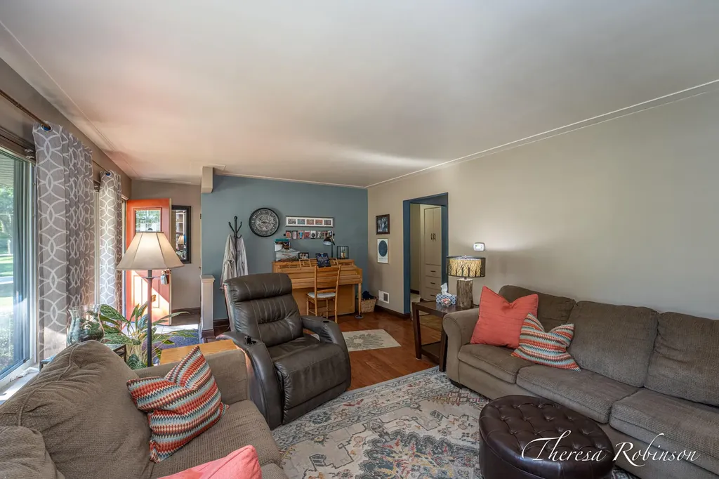 921 Burke Avenue NE Grand Rapids City MI 49503