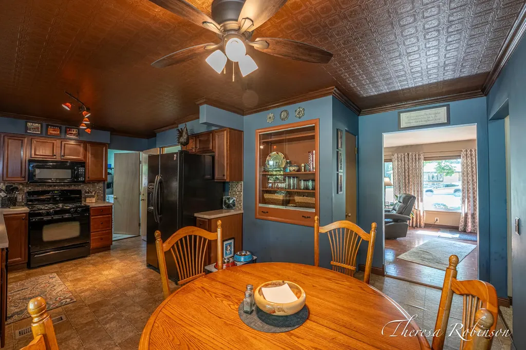 921 Burke Avenue NE Grand Rapids City MI 49503