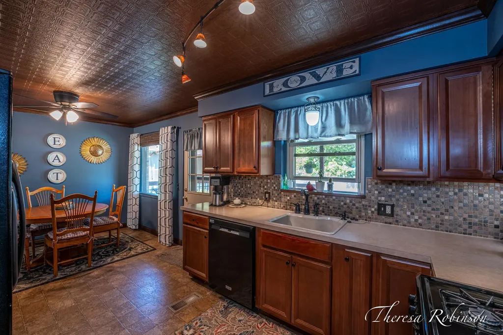 921 Burke Avenue NE Grand Rapids City MI 49503