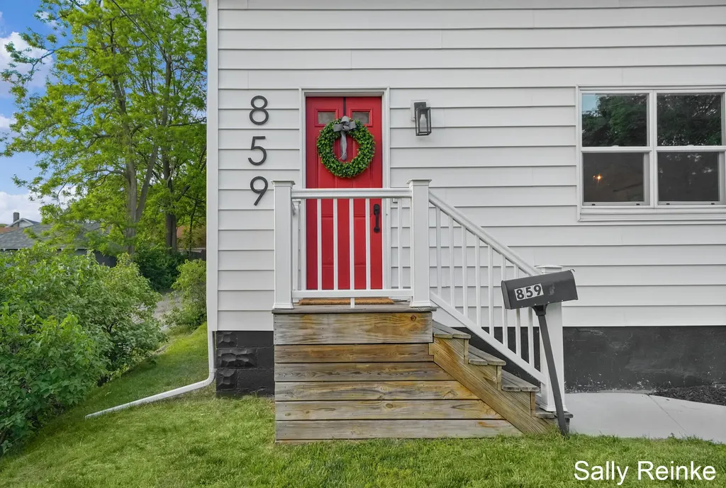 859 Flat Street NE Grand Rapids City MI 49503