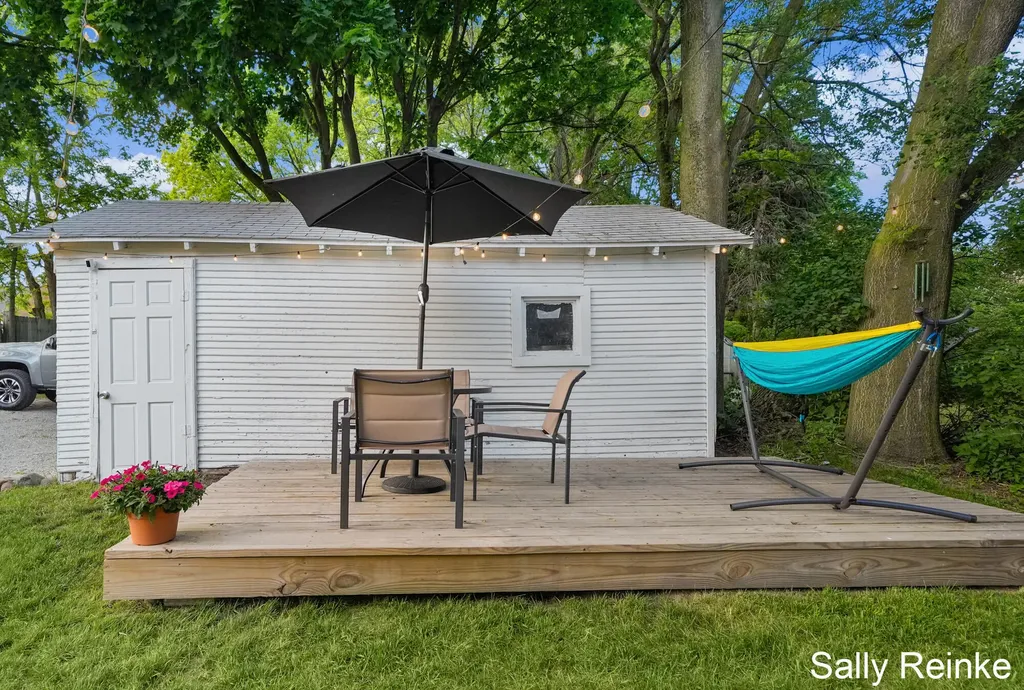 859 Flat Street NE Grand Rapids City MI 49503