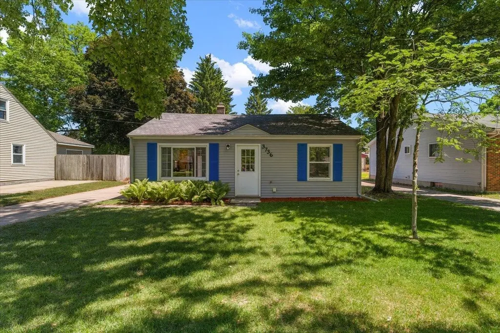 3736 Groveland Avenue SW Wyoming City MI 49519