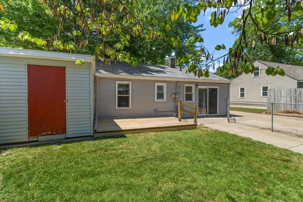 3736 Groveland Avenue SW Wyoming City MI 49519