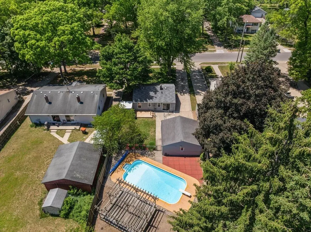 3736 Groveland Avenue SW Wyoming City MI 49519