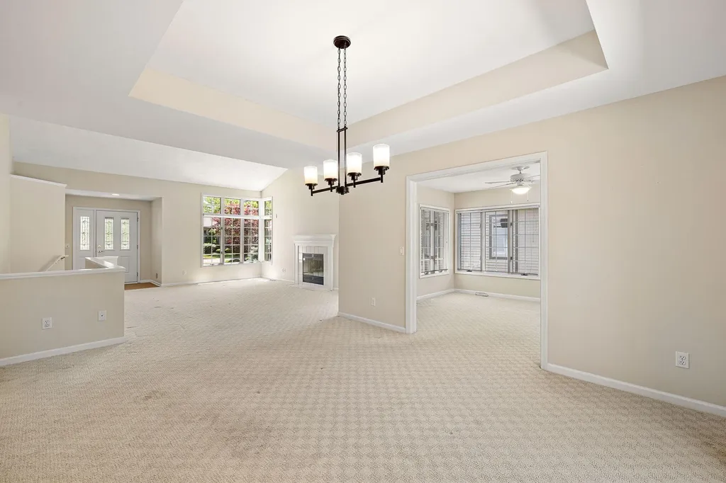 1925 Hidden Oak Court SE Kentwood City MI 49546